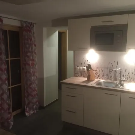 Bergappartements Plattils トバーディル