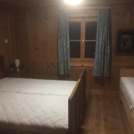 Bergappartements Plattils アパート トバーディル